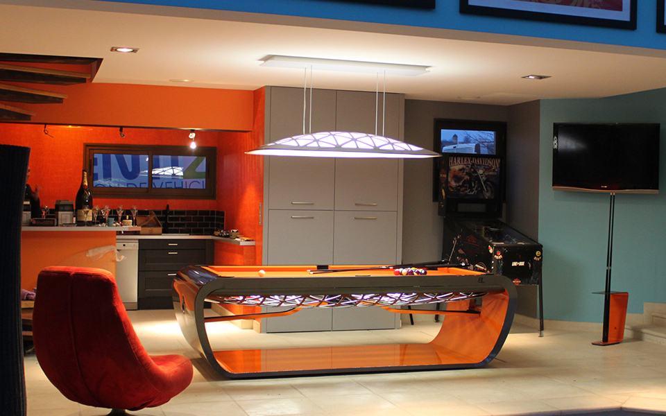 Mesa de billar de diseño naranja y marrón Blacklight - Billards Toulet