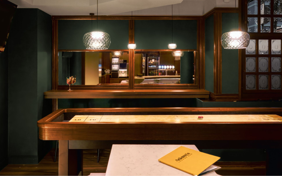 Instalación Shuffleboard a medida Pub - Maison Toulet