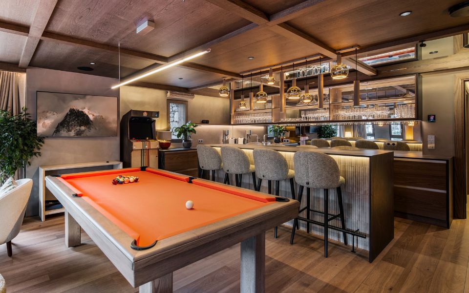 mesa de billar hecha a medida Broadway Chalet interior arquitecto Nouvel Ange Chalet Escapade Toulet